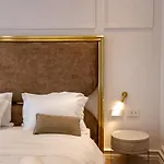 Отель The Crown Boutique &