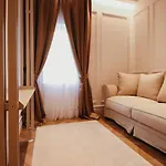 Отель The Crown Boutique & Тирана