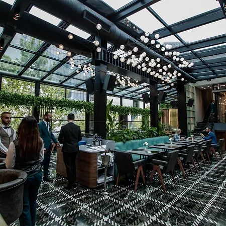 ホテル The Crown Boutique & 4*