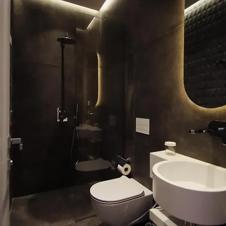 ホテル The Crown Boutique & 4*