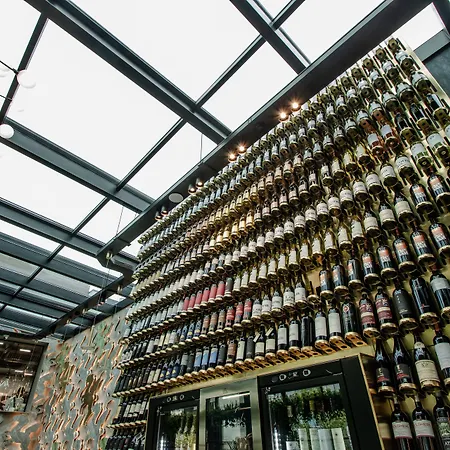 The Crown Boutique & ホテル 4*