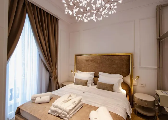 The Crown Boutique & 4* Tirana