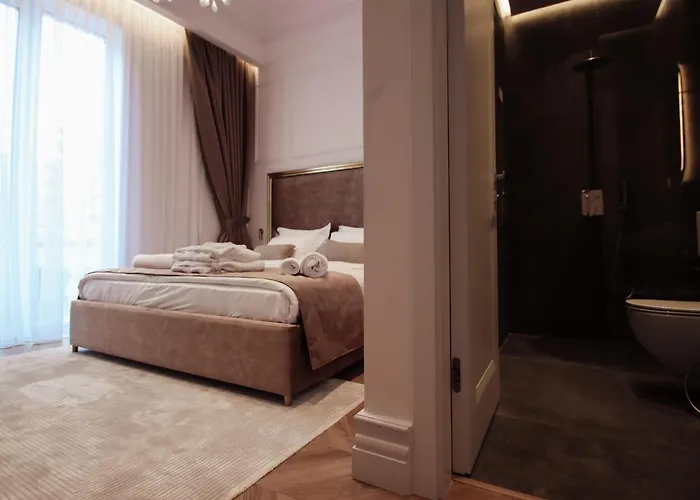 The Crown Boutique & Tirana