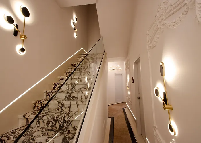 Hotel The Crown Boutique & Tirana