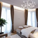 Hotel The Crown Boutique & Tirana