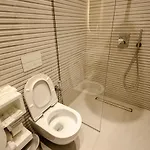 Hotel The Crown Boutique & Tirana