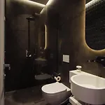 Hotel The Crown Boutique & 4*