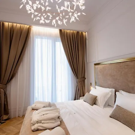 The Crown Boutique & 4* טיראנה