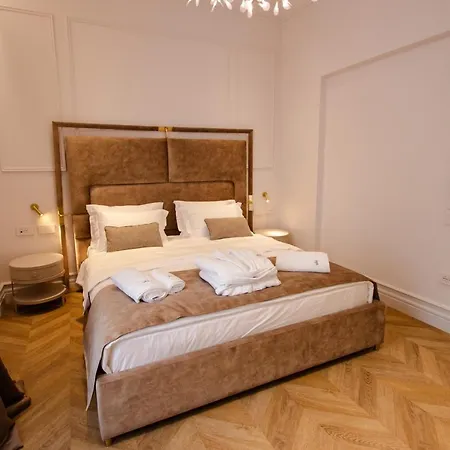 The Crown Boutique & 4* טיראנה