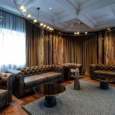 The Crown Boutique & ホテル