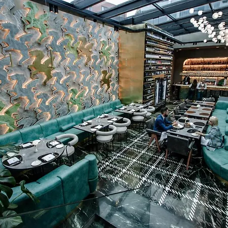 ホテル The Crown Boutique & ティラナ