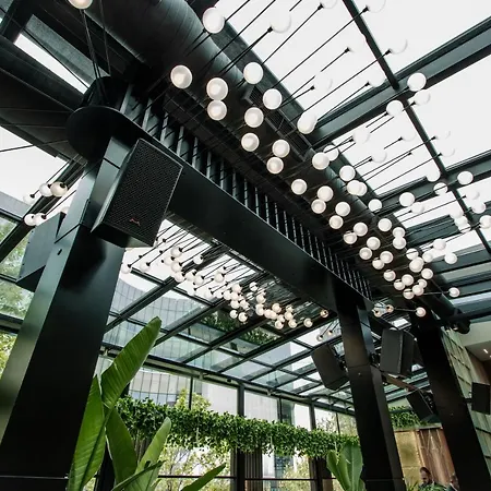 ホテル The Crown Boutique & ティラナ