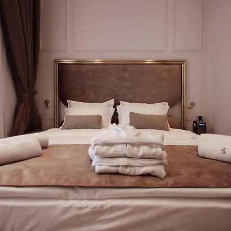 The Crown Boutique & Spa 4*
