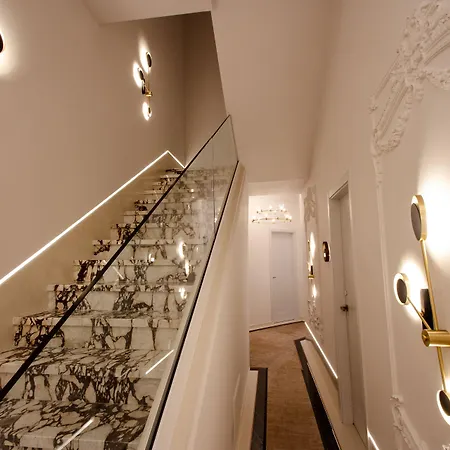 ホテル The Crown Boutique & ティラナ