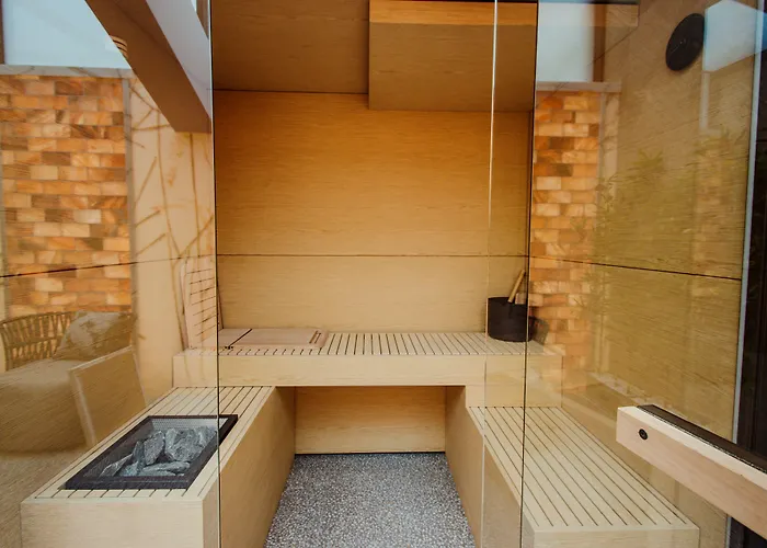 The Crown Boutique & Tirana