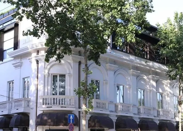 The Crown Boutique & Tirana